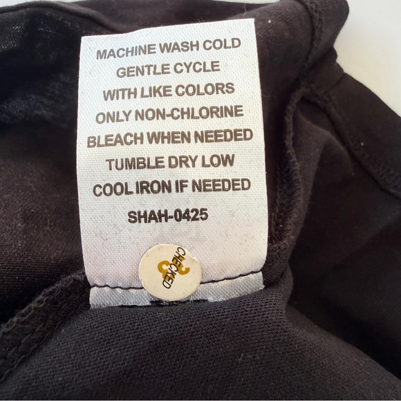 Ed Hardy Black Crop Top with Pink and Red Graphic t-shirt NWT - Picture 14 of 16